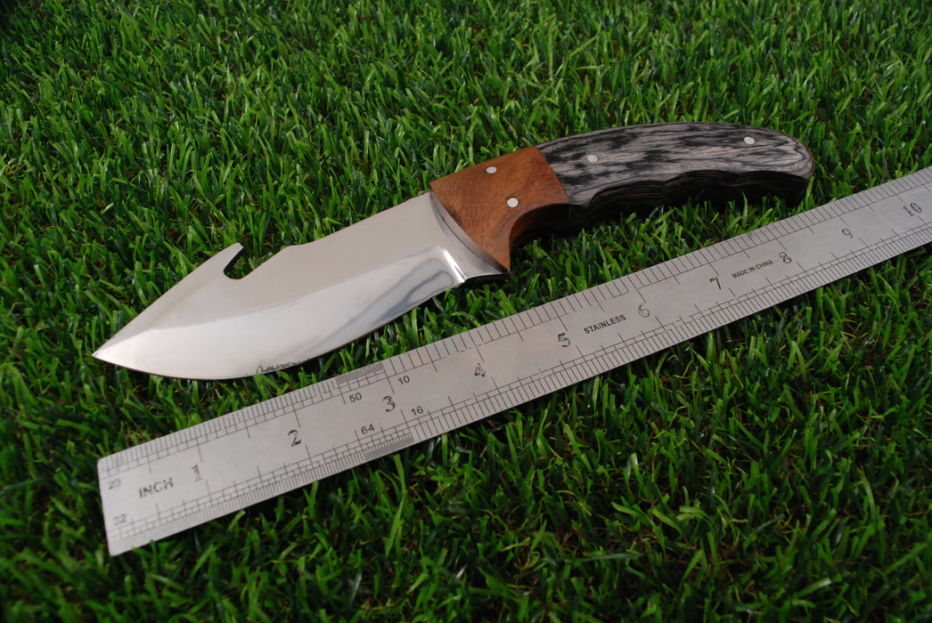 Professional Gut-Hook Skinner with Two-Tone Exotic Wood Handle (AW-128)