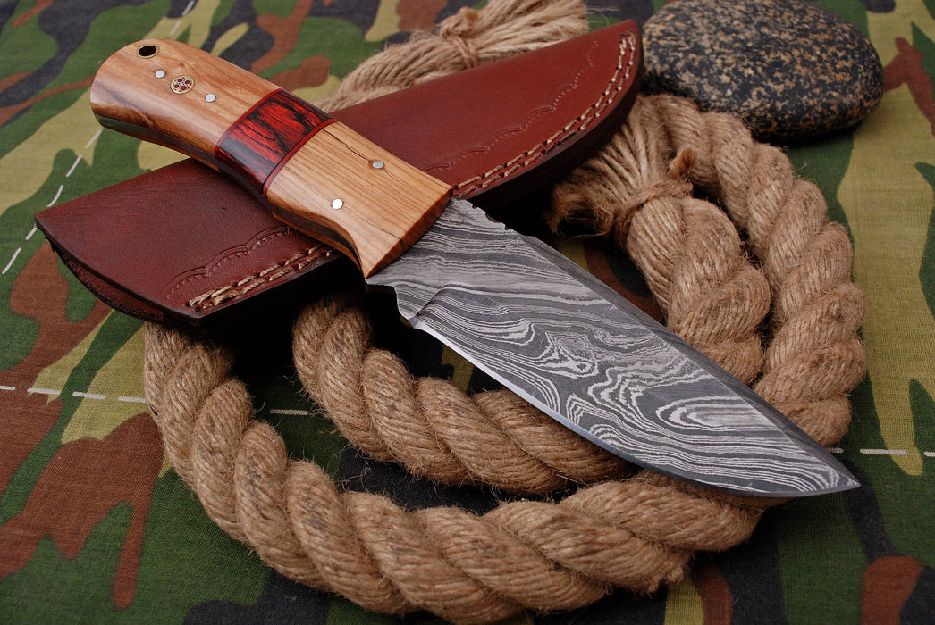 AW-003 Handcrafted Damascus Steel Fixed Blade Knife with Wooden Handle & Leather Sheath